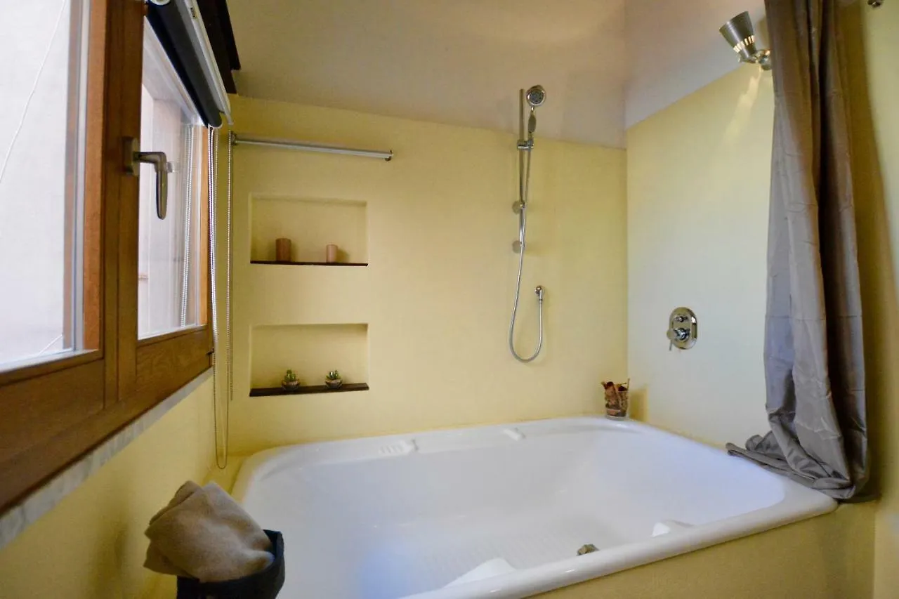 公寓 Romantic Suite Canelles 卡利亚里