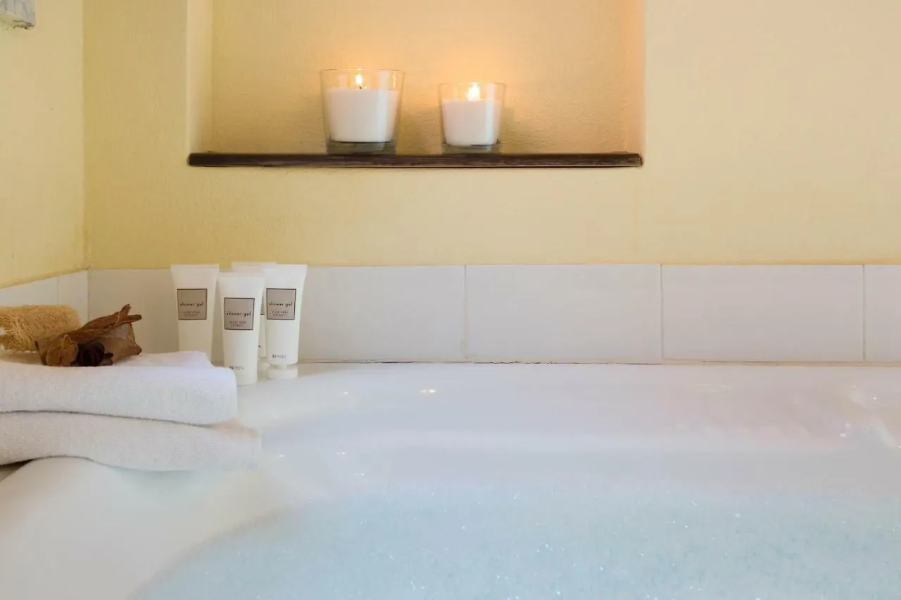 Romantic Suite Canelles Cagliari 0*,