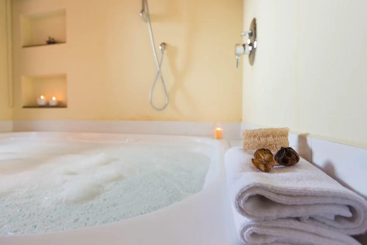 Romantic Suite Canelles Cagliari 0*,  Italie